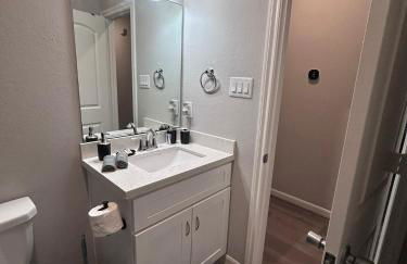 Stunning 3BR Home Near Downtown Houston - Sleeps 8 - Foto 31