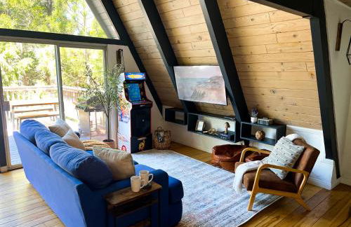 Hot Tub-EV-Kid Friendly-Arcade Game-BBQ-Fire Pit - Photo 52