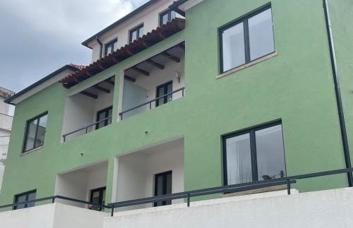 Modern Retreat with Mountain Views - Foto 18