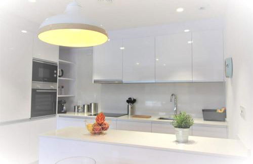 Rooftop pool near the beach and Barcelona - Photo 54