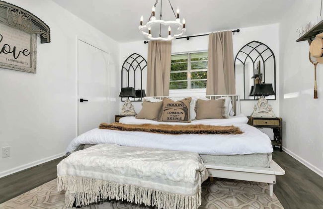 A Crystal Place Hot Tub 1 Blk off Main St! - Foto 3