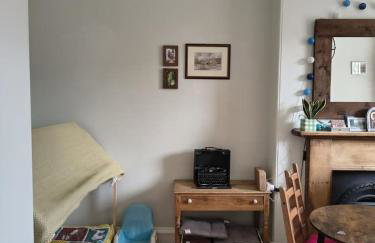 Charming City Flat for Couples & Families - Foto 31