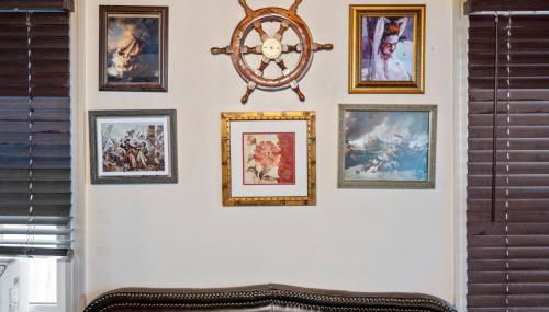 Romantic Colonial Hideaway in Historic Downtown - Pet Friendly - Foto 4