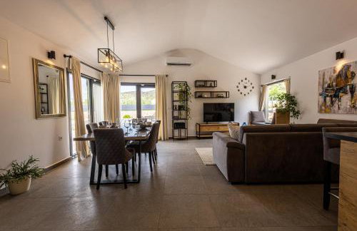 Villa Bosilen with private pool, near Trogir, Split airport, quiet area, family villa - Photo 27