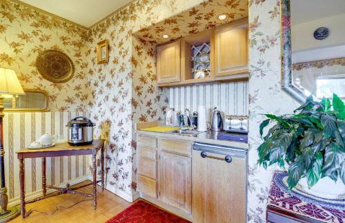 Less Than 1 Mi to Jefferson Healthcare Nurse-Ready Rental - Foto 11