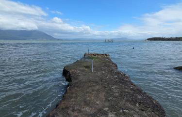 Casa no Ribeirão da Ilha - Florianópolis - Pé na areia - ar cond - pet - familia - Foto 2