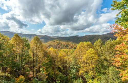 Skytop Chalet Pet Friendly, Hot Tub and Views - Foto 53