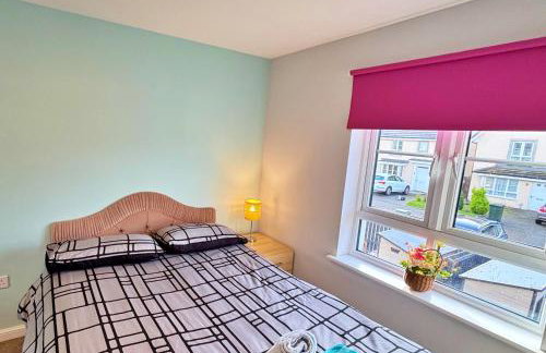 3 bed house with parking near airport - Foto 6