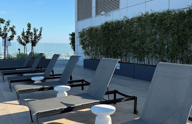 RELAX ON BROADWAY WITH A VIEW - Foto 15