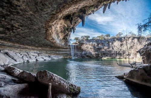 Lovely Cottage Retreat in Texas Hill Country with Cypress Creek Views near Hamilton Pool - Foto 37