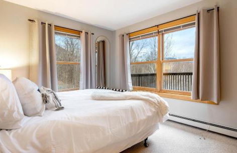 3 Mi to SR! Sleeps 25, Spacious, Hot Tub, Arcade! - Foto 35