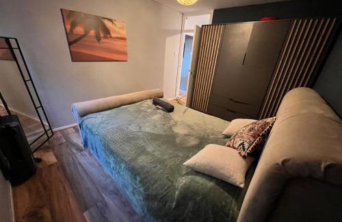 1 Bed Flat - Walton-on-Thames - Foto 21