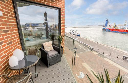 Harbours Edge - Front-Line Harbour Views - Photo 3