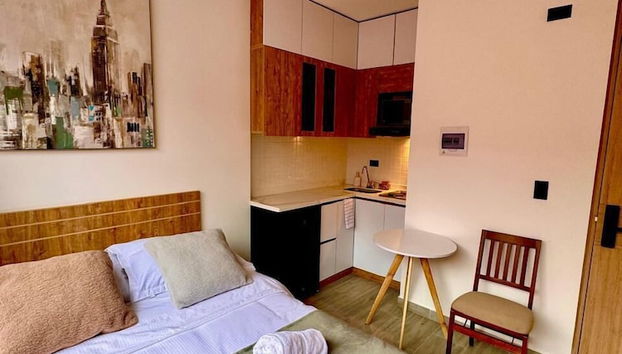 613-Estudio luminoso con balcón - Foto 5, Habitación