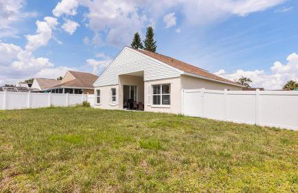 Upstay 3BR Family-Friendly Stylish Retreat w Patio - Foto 33