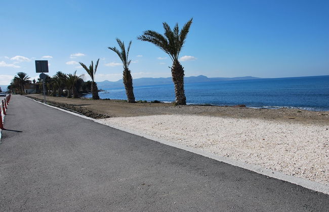 Stunning new Beach Front Villa,1st Line to the Beach, Large Pool, Wonderful Area - Foto 79