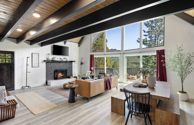 The Matterhorn Manor by Avantstay Harry Potter Inspired A-frame Home w/ Hot Tub & Views - Foto 5