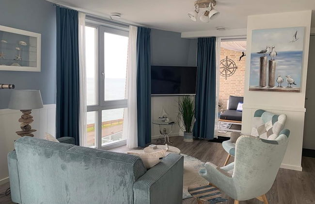 Modern Retreat With Private Sauna - Photo 11