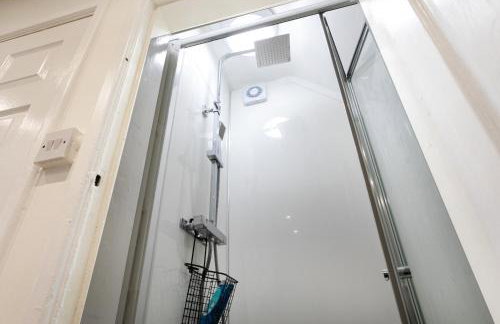 Nottingham Top Serviced Home - Chayil Experts - Foto 73