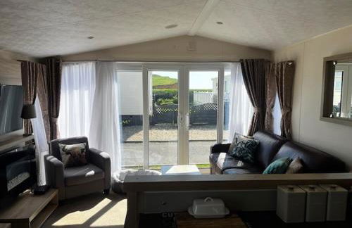 Static Caravan on the Jurassic Coast at Freshwater Beach Holiday Park - Photo 8