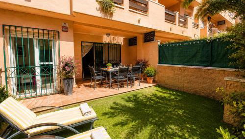 Marbella Dunas de Cabopino 2BR Apartment with Private Garden, Pool & Parking - Magnolia Properties - Foto 1, Garden, sunbed