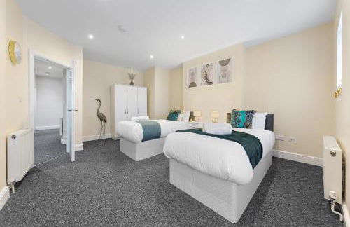 Stylish & Modern 2-Bedroom London Hideaway - King Bed- Sleeps 6 - Parking Available - Instant Book - 20 Percent Off Long Stays! - Foto 40
