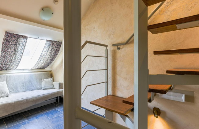 Tower Apartment in a 16th-century Castle - Photo 19