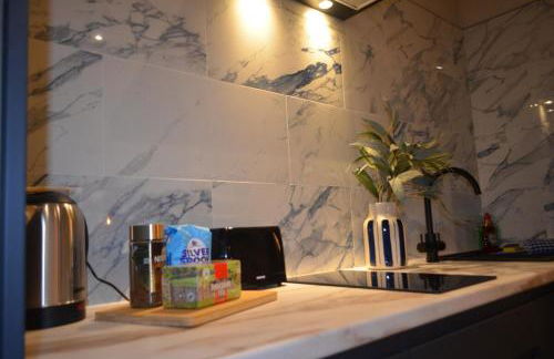 Afan Valley Hotel Suites Modern Ensuite Room for Contractors with Free Parking & WiFi - Foto 6