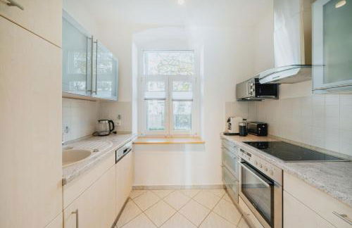 BlissPlace 3 Zi Premium Apartment nahe GETEC Arena mit Kingsize Betten und Balkon - Foto 6