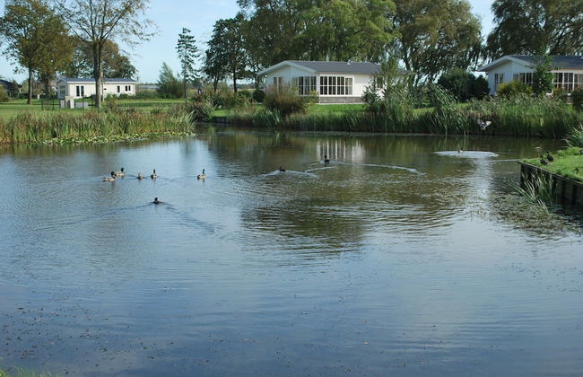 Detached Light Chalet With Dishwasher not far From Hoorn - Foto 25