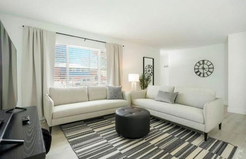 5-Bedrooms! Stylish and Modern Home, Pets Welcome! - Foto 1