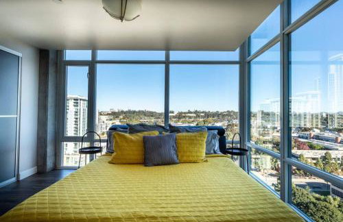 Modern Downtown SD Apartment Stunning City Views - Foto 6