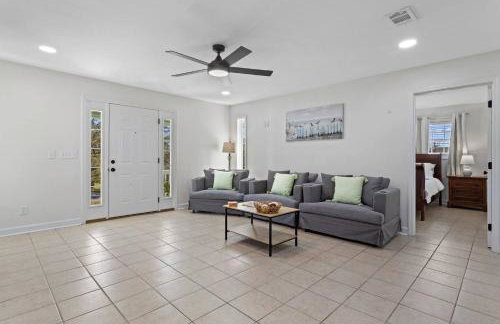 Waterfront Home with Pool by Next Step Property Management - Foto 15