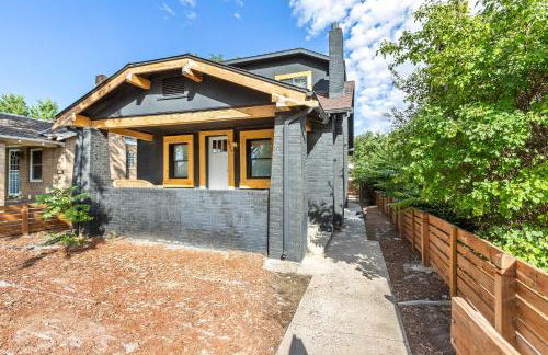 Basement with Full Kitchen and Near Downtown - Photo 16
