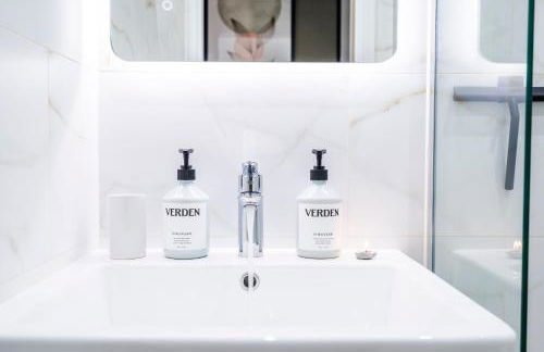 Cozy 2 Bedroom Apartment in Sutton - Foto 20