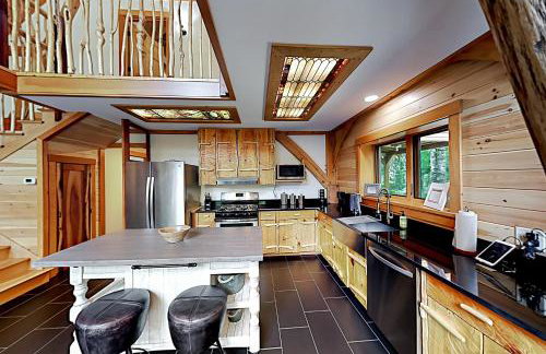 The Lazy Lumberjack Cottages - Photo 11