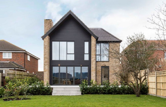 Stylish new Home With Parking - King Beds Garden - Foto 37