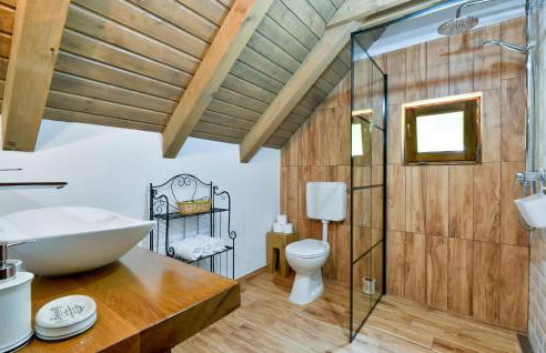 5 Bedroom Awesome Home In Novi Marof - Foto 55