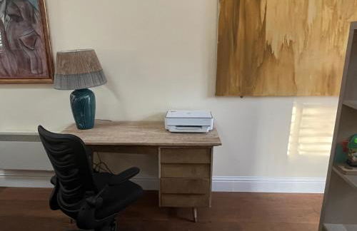 Charming Old Schoolroom - Photo 22