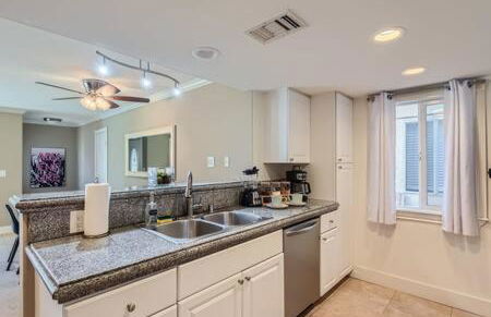 Awesome 3BR 2BTH 1 Block To Beach C2 - Photo 12