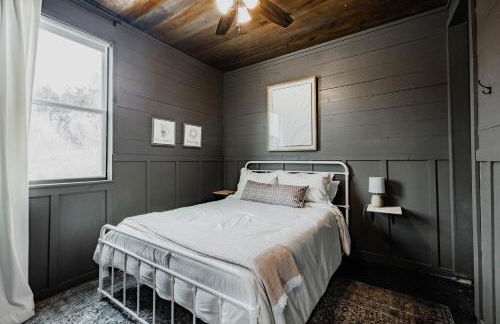 The Roost Farmhaus on 20 acres, hill country view, firepit, swimming hole - Photo 8