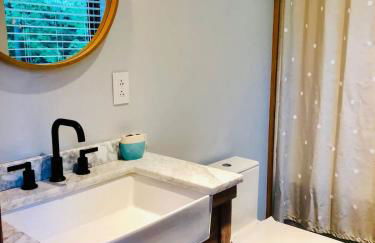 Luxury Lake Memphremagog Loft - 2 Bedrooms Water Views Firepit & Dock near Jay Peak - Foto 9