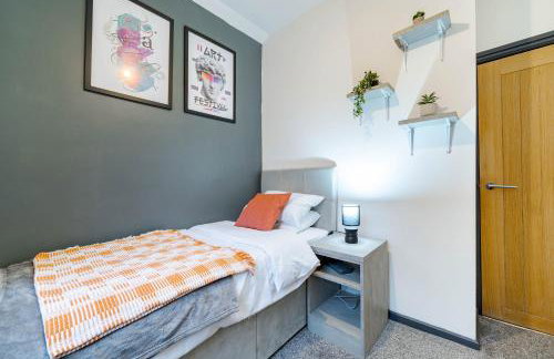 Spacious 3-Bedroom Home Near City Centre with Parking - Foto 15