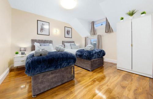 Lovely 4-BR Home In Leyton - Sleeps 14, Near Tube, Arcade, 100inchTV - Foto 6