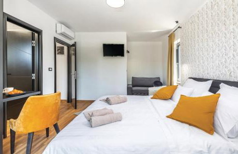 Stunning Home In Sivati - Photo 40