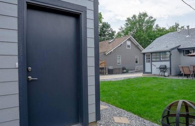 The Tennyson Adventure A Luxury Townhome With Private Balcony - Photo 22