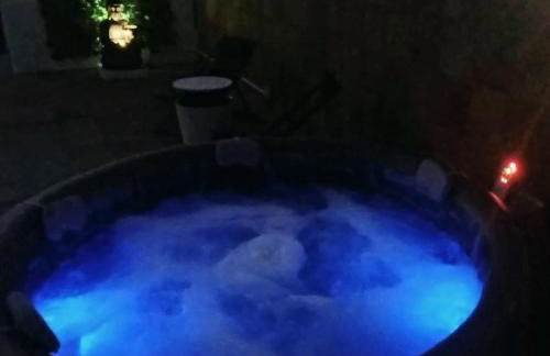 Chalet con piscina, barbacoa y jacuzzi en Valencia - Photo 45