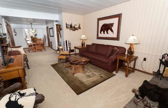 Cozy Seven Springs 1 Bedroom Deluxe Condo with Private Deck by RedAwning - Save 10% on 3 Nights, 15% on 5 Nights! - Foto 24