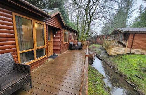 Cheerful 3 bedroom Lodge At White cross Bay Windermere - Photo 2