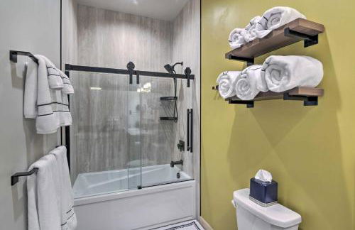 Modern Downtown Apt - Walk to Parks and Cafes! - Photo 17